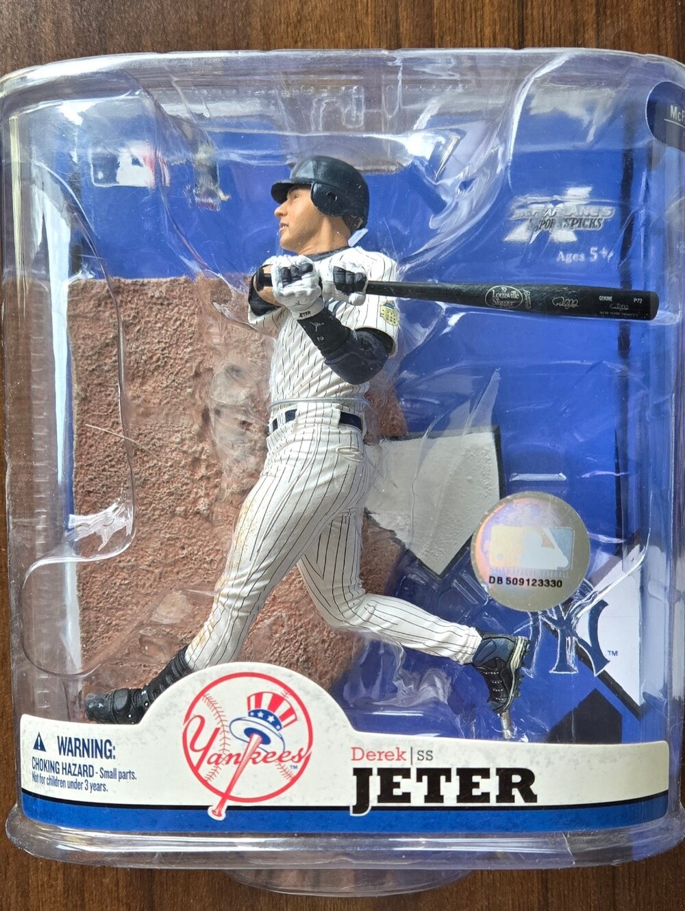 NEW McFarlane MLB Series 22 Derek Jeter Action Figure New York Yankees 2008